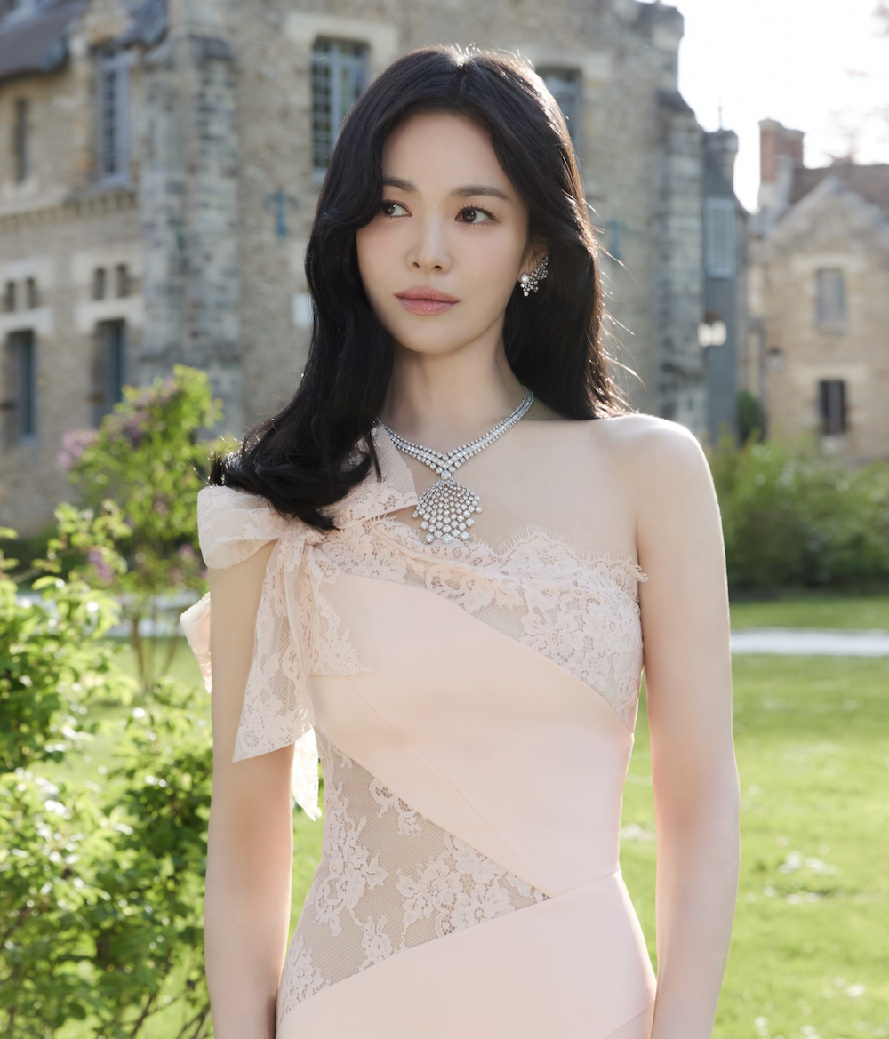 송혜교 프랑스서 포착된 진짜 이유 쇼메가 선택한 얼굴의 의미 | 이슈모어 송혜교 쇼메 하이주얼리 컬렉션 행사 참석 모습