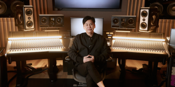 YG 보이그룹 론칭을 발표한 양현석의 스튜디오 인터뷰 장면