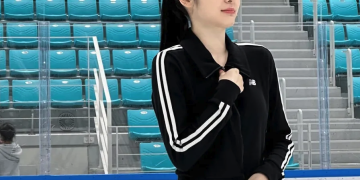 김연아 발레 준비 중 아이스링크에서 트레이닝하는 모습