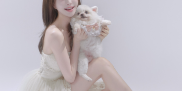 아옳이 근황 반려견과 함께 미소 짓는 모습