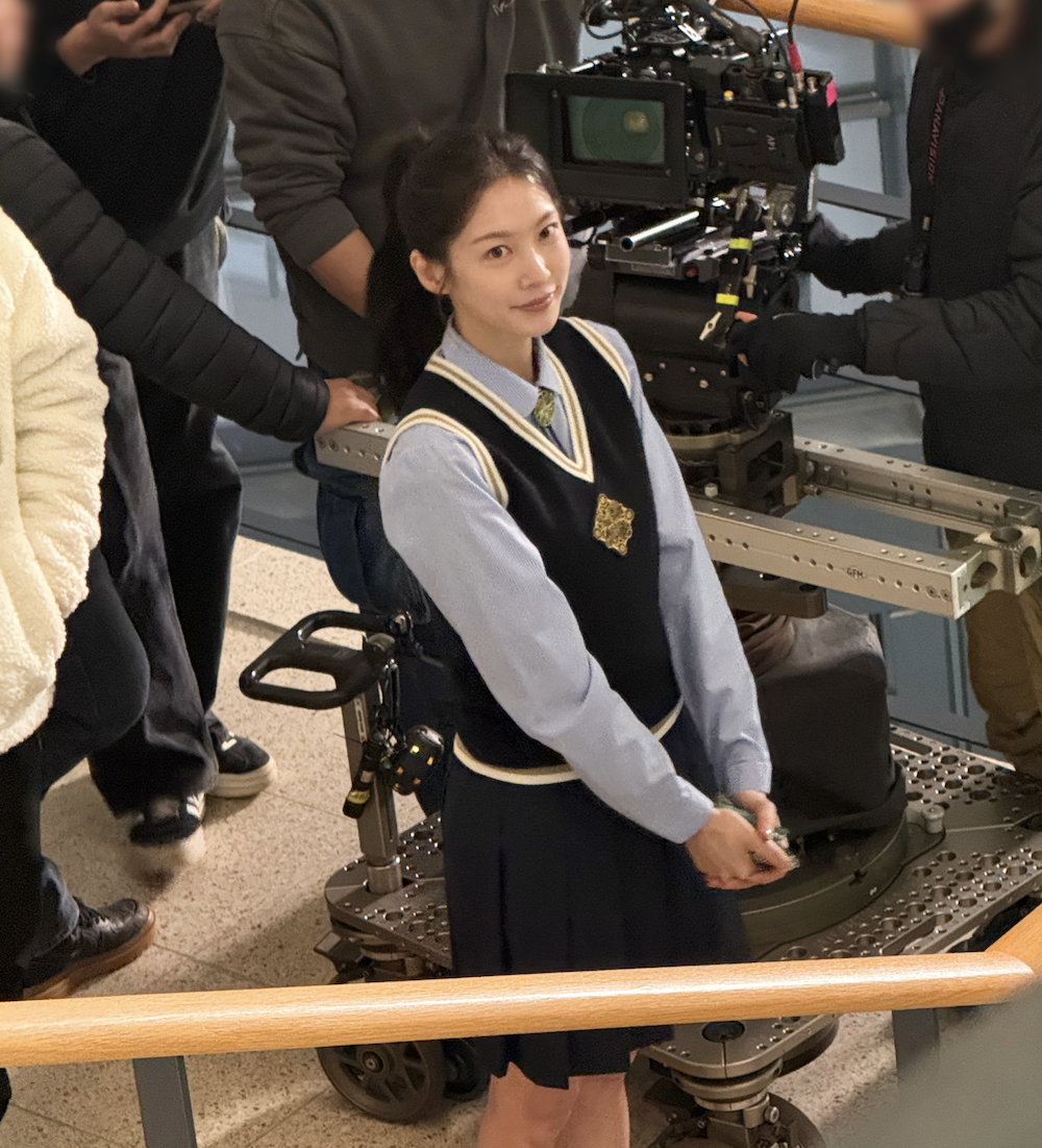 21세기 대군부인 촬영 현장 속 배우 공승연