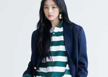 뉴진스 민지 화보 촬영 중 단정한 스타일링을 선보인 모습