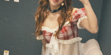 최유정 솔로 컴백을 앞두고 인스타그램에 공개한 셀카 모습