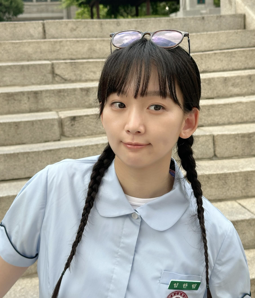 참교육 촬영 현장의 배우 진기주 배우 진기주가 공개한 참교육 촬영 현장 속 자연스러운 모습