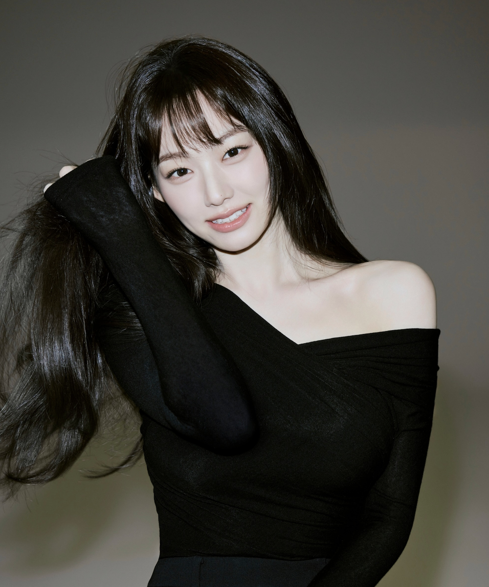 강미나 새 프로필 공개 사진 강미나 새 프로필 공개 후 성숙한 분위기를 보여준 배우 강미나 사진