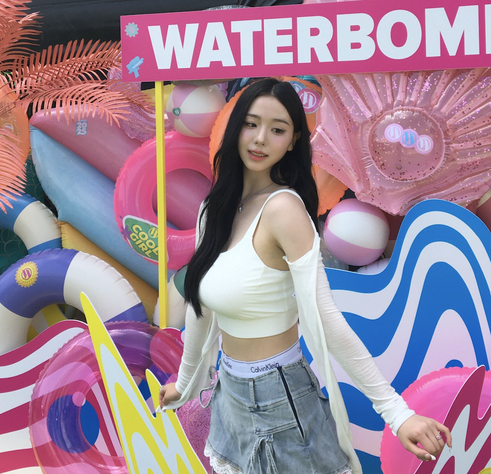 김채연 워터밤 현장에서 밝은 에너지와 매력을 보여준 트리플에스 김채연 모습