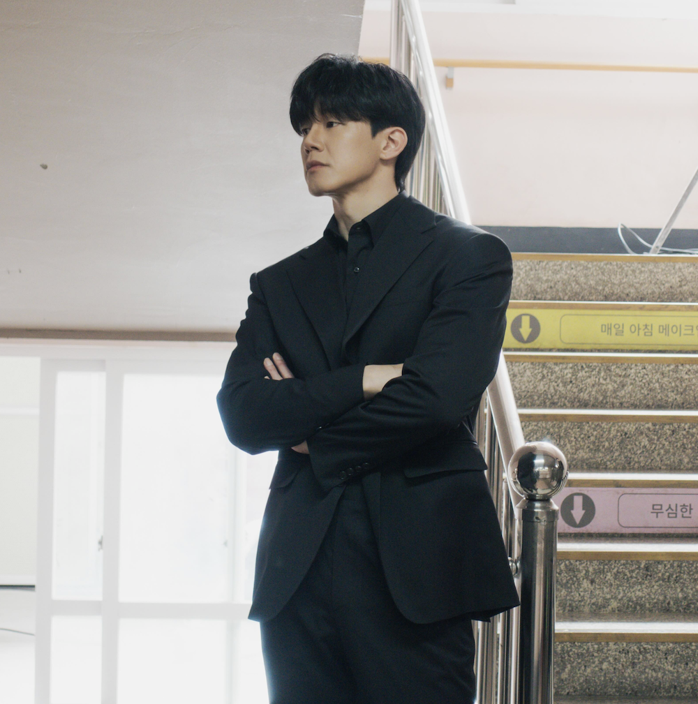 김무열 차기작 참교육 속 김무열 수트 스틸컷