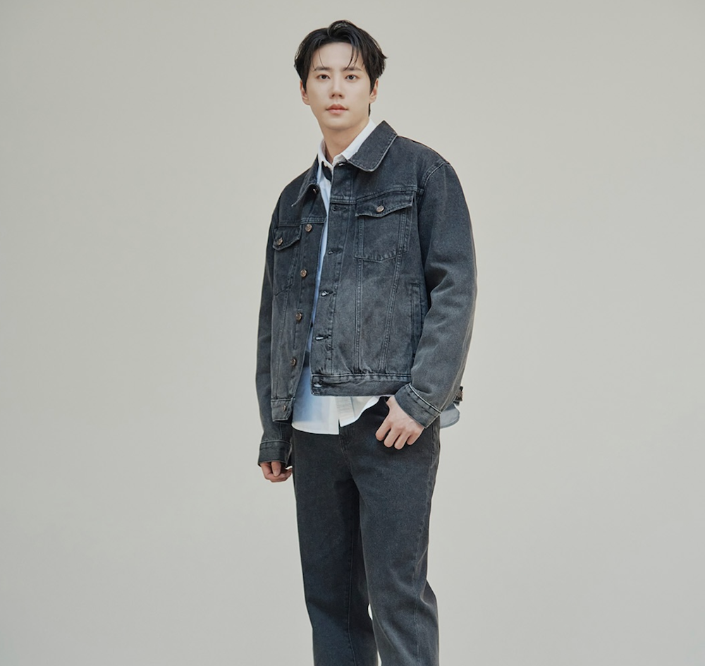이준영 입대 발표 전 배우 이준영의 화보 촬영 모습
