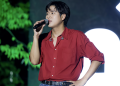 이무진 계약분쟁 무대 공연 중인 이무진
