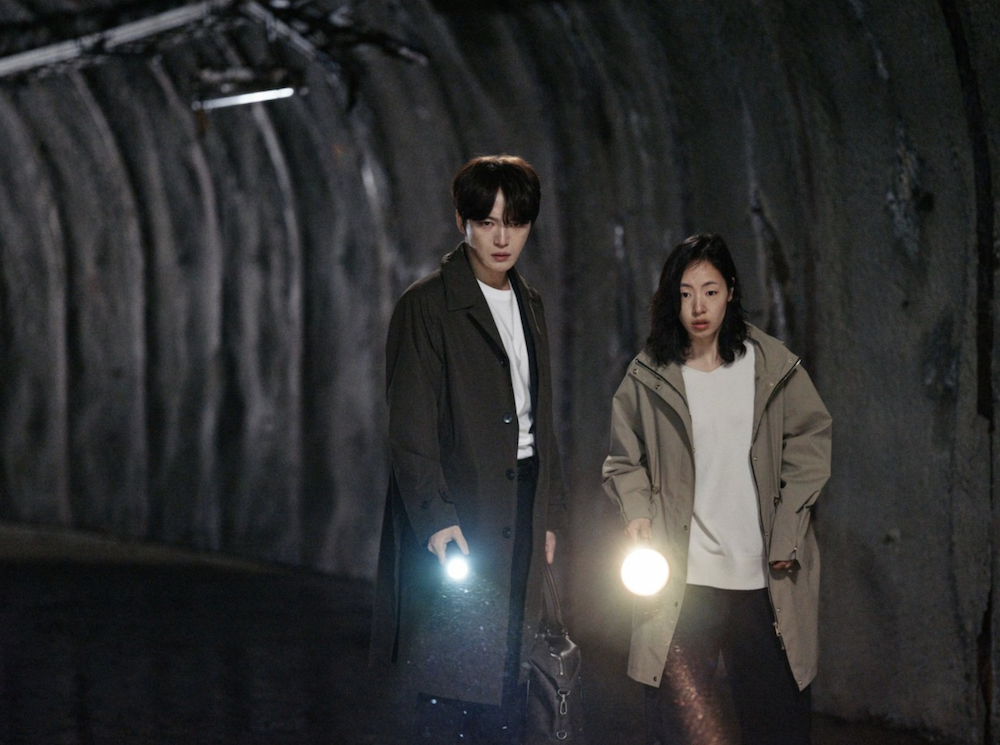 영화 신사 악귀의 속삭임 김재중 공성하 출연 장면