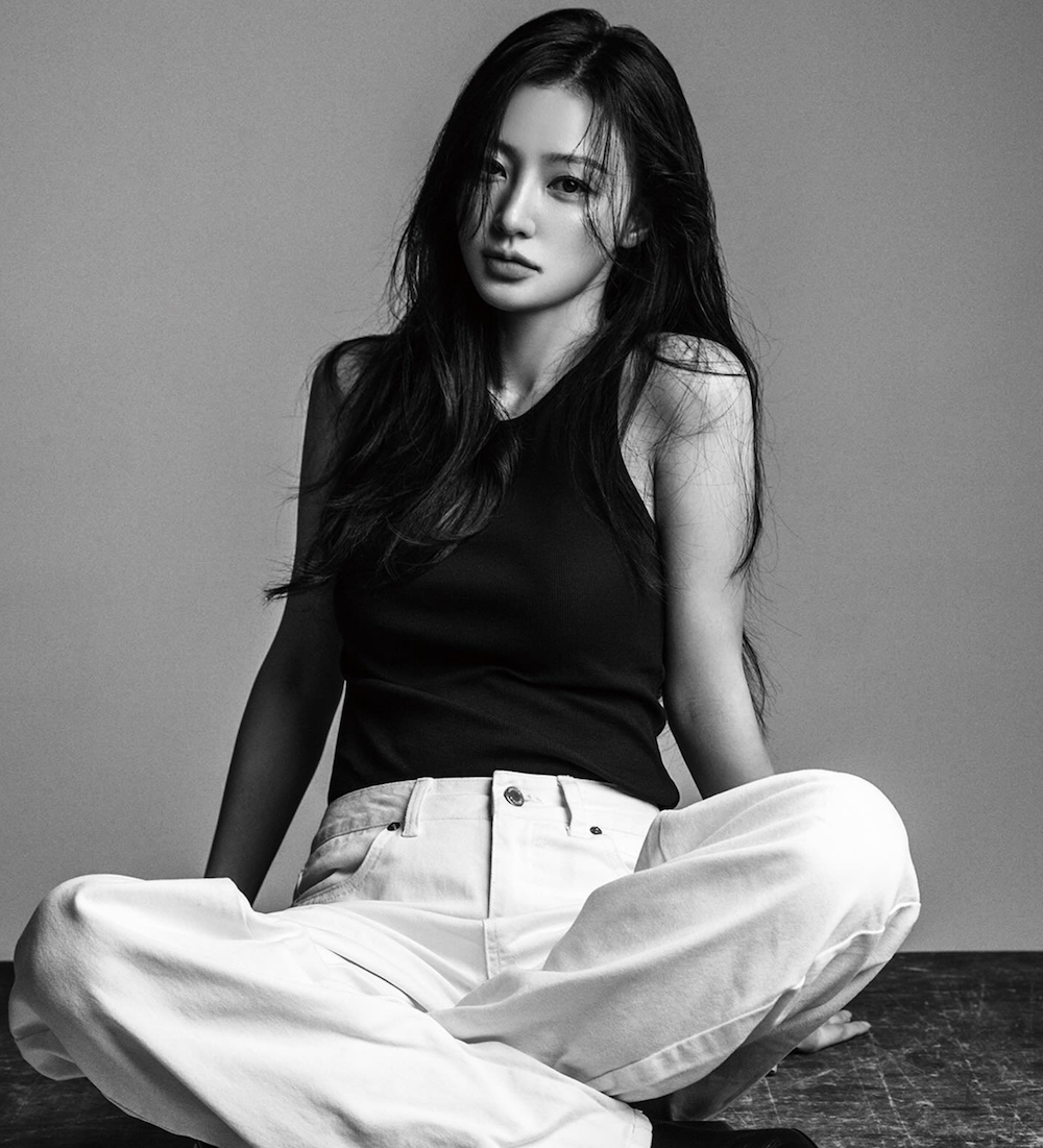 송하윤 명예훼손 관련 근황을 공개한 화보 이미지