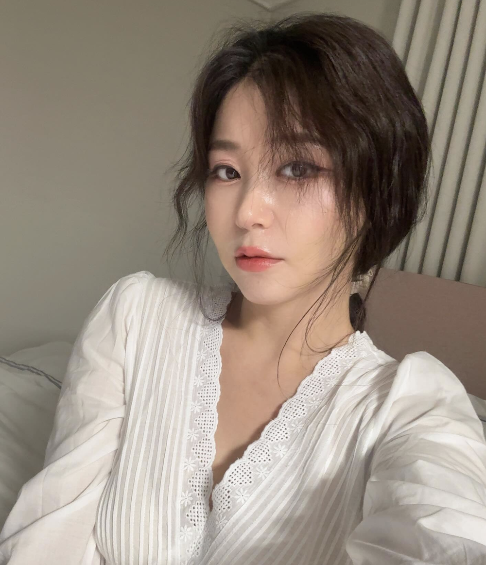 한송이 탈북 이야기와 방송 활동으로 주목받은 한송이의 일상 셀카