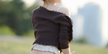 황유주 아나운서 자연스러운 야외 일상 모습