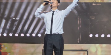 임창정 무혐의 이후 최근 콘서트 무대에서 노래하는 임창정