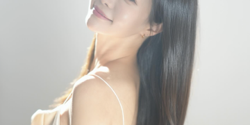 박지민 아나운서 환하게 미소 짓는 인스타그램 사진